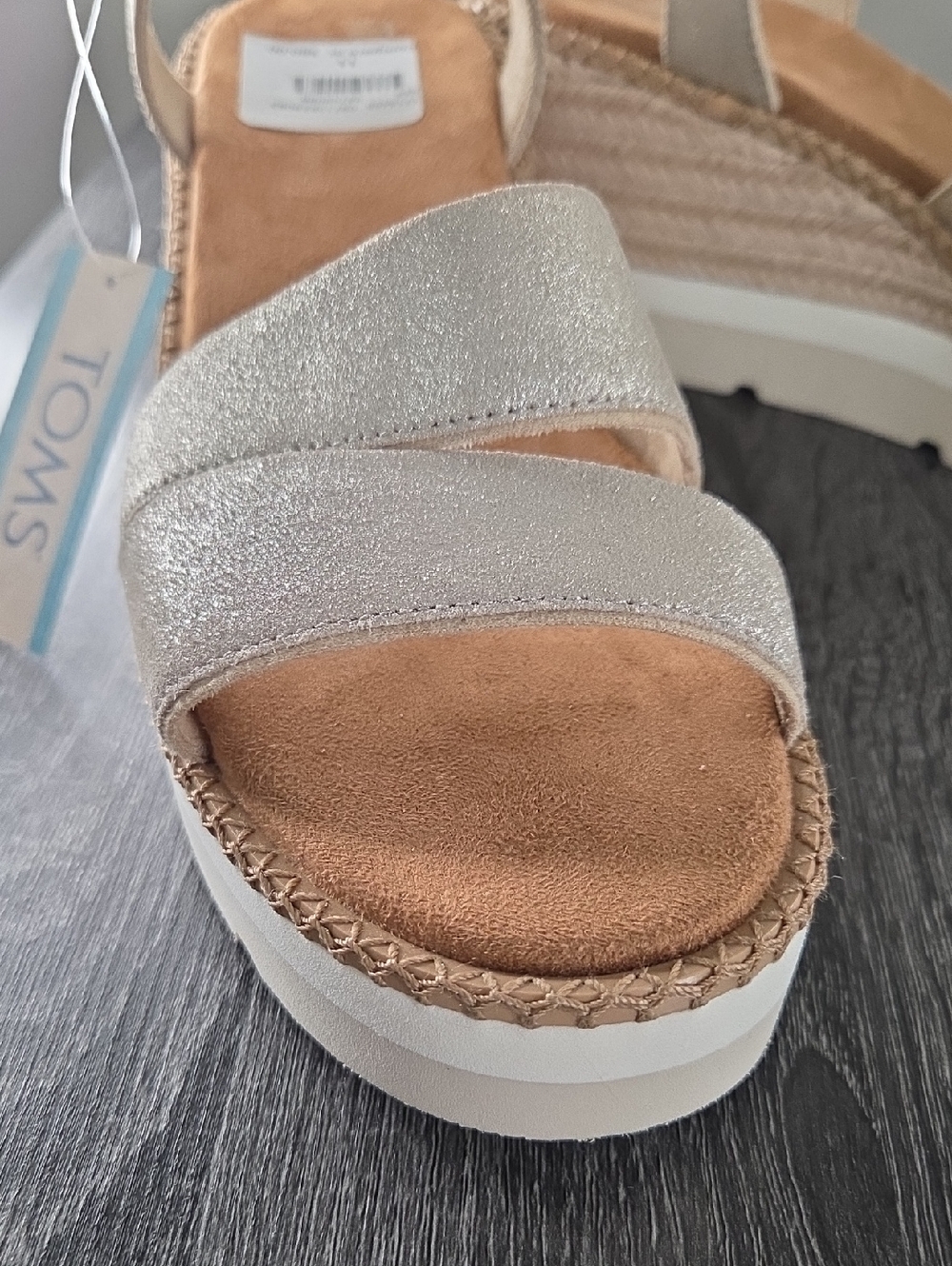 TOMS DARYA Silver Metalic Tan Platform Wedge Espadrille Sandals Size 11 - Picture 3 of 16